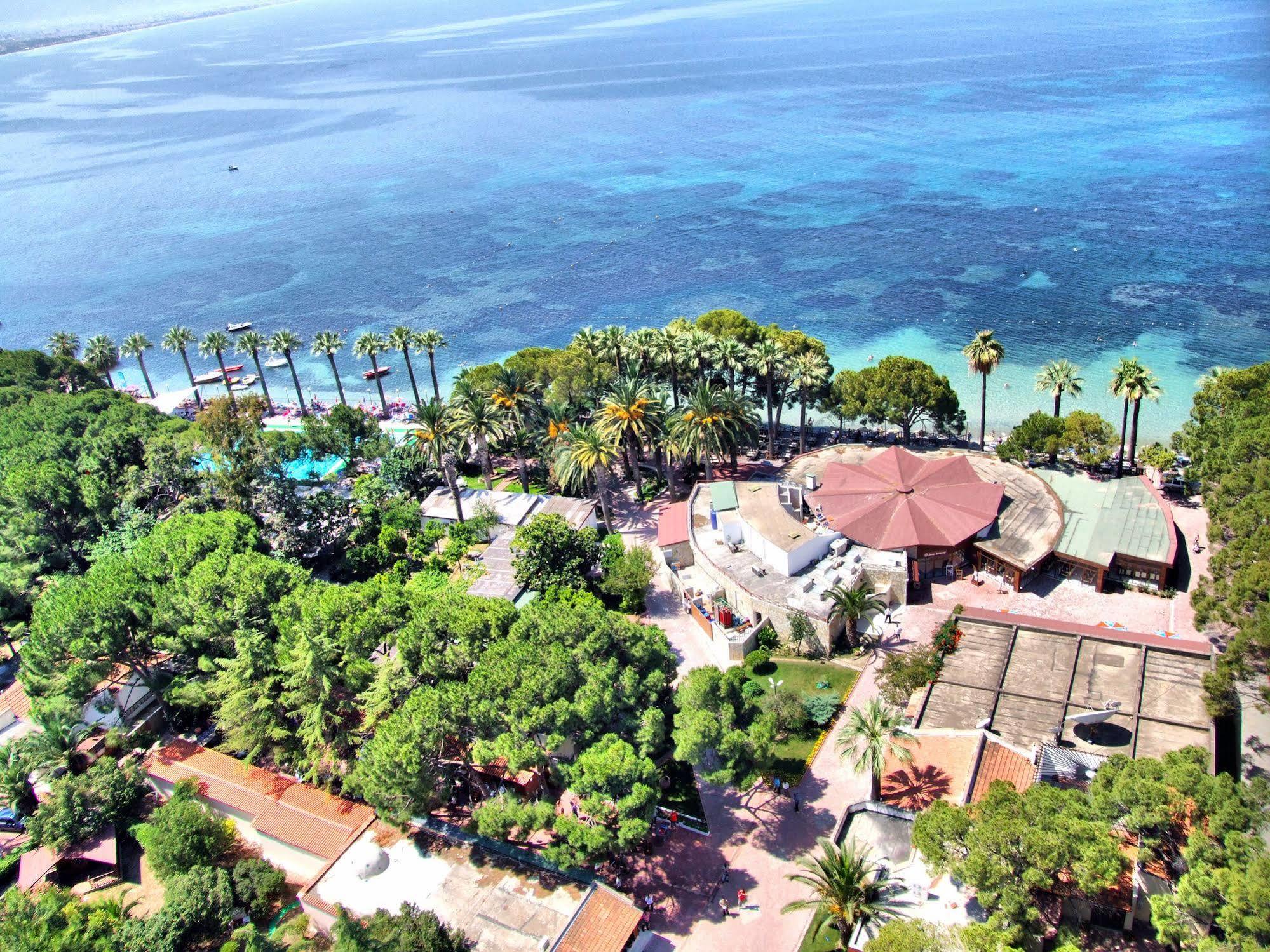 Omer Holiday Resort 쿠사다시 외부 사진