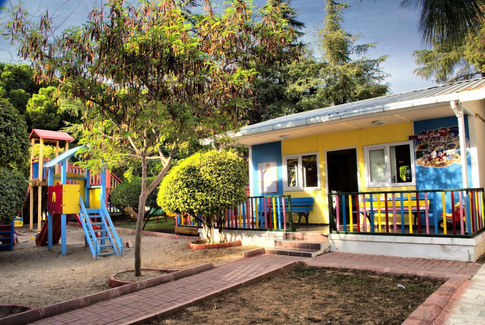 Omer Holiday Resort 쿠사다시 외부 사진