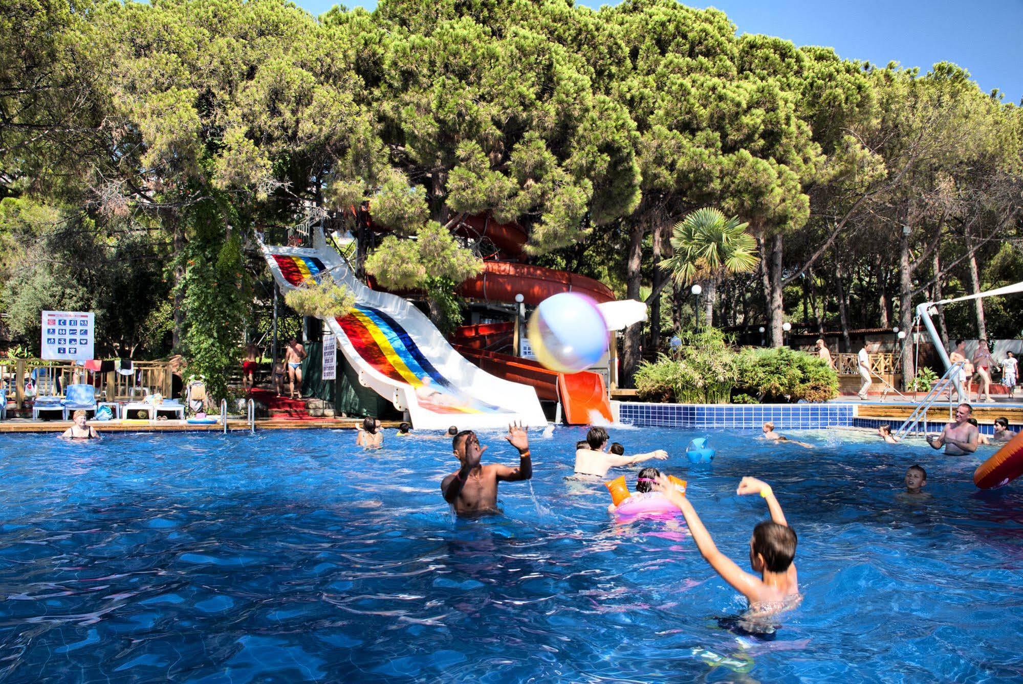 Omer Holiday Resort 쿠사다시 외부 사진